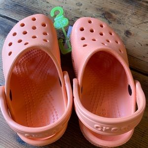 Papaya crocs toddler size 9
